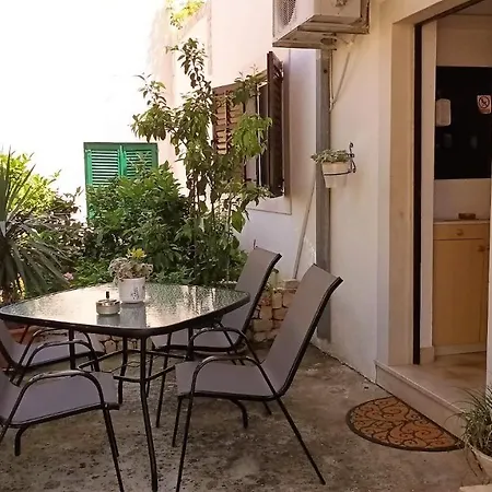 Dimic Apartman Supetar